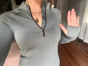 Lululemon Cropped 1/4 Zip thumbnail 4