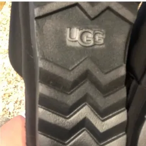 UGG Maxi Graphic Slide Platform Black Slippers Size 8 thumbnail 4