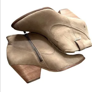 NEW FRYE Rory Ankle Booties in Ash thumbnail 4