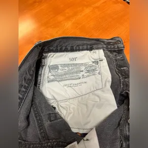Levi’s 501 Cut‎ Off Jean Shorts Button Fly 100% Cotton 28 Classic Vintage Fit thumbnail 4