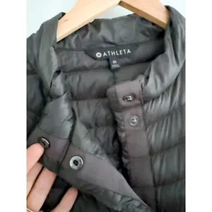 Athleta | Downkind Down Puffer Jacket in Arbor Olive Green | Sz XS thumbnail 7