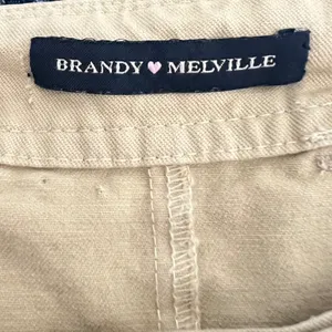 1022 | Brandy Melville Tan Pleated Cargo Utility Mini Skirt Khaki Women OS‎ thumbnail 3