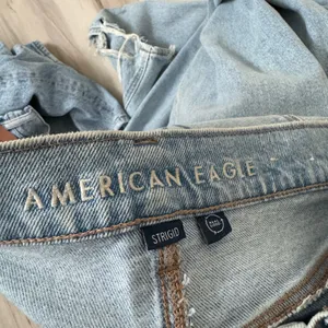 American Eagle Super High-Rise Baggy Straight thumbnail 5