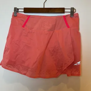 Altra Running Skort Coral Pink Built-in Liner Zipper Pocket Size S thumbnail 3