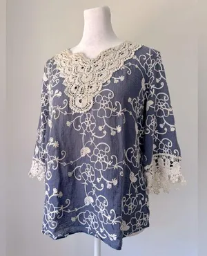 Lauren Michelle Blue & Cream Embroidered 3/4 Sleeve Blouse thumbnail 1