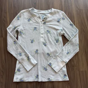 Aerie Thermal Top thumbnail 1