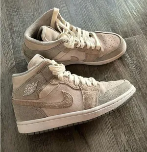 Air Jordan 1 mid SE ‘particle grey’  thumbnail 1