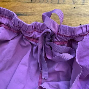 Lululemon Hit It Shorts Magenta Scalloped Hem Size 10 thumbnail 7