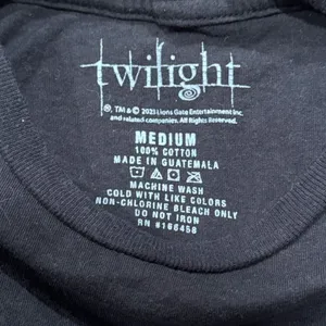 Twilight Edward Bella Short Sleeve Shirt Women’s Medium Y2K thumbnail 3