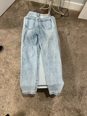 Straight leg jeans thumbnail 2