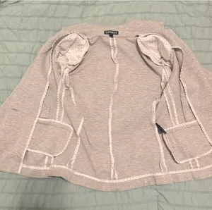 Express Light Grey Fitted Single Button Blazer Size XS - NWOT thumbnail 6