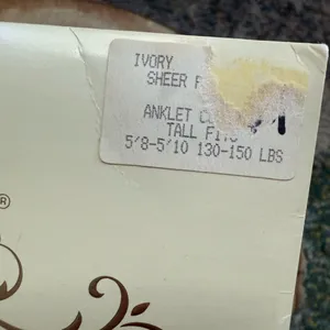 NOS vintage 80s Bridal Belle’s ivory sheer bouquet hosiery, size tall thumbnail 4
