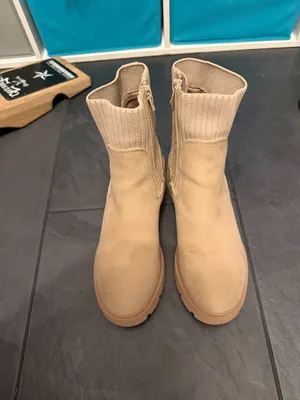 American Eagle Chunky Boots thumbnail 2