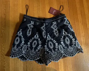 Especia Boho Black & white scalloped shorts with white floral embroidery, L, NWT thumbnail 1
