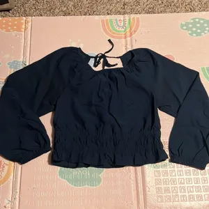 Madewell Matte Twill‎ Tie-Back Cutout Crop Top Puff Raglan Sleeve thumbnail 2