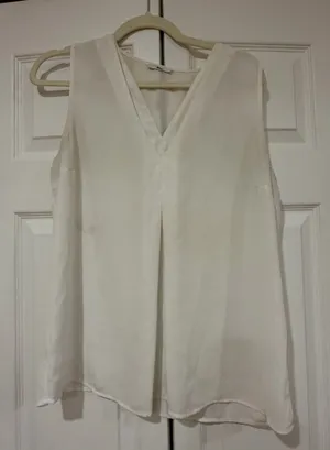 Milano White Sleeveless V-Neck Camisole thumbnail 1
