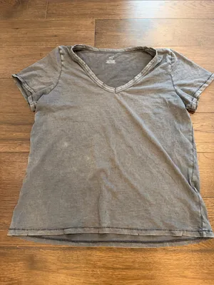 aerie Washed Gray V-Neck Short Sleeve Tee Size Large - C45-069 thumbnail 4
