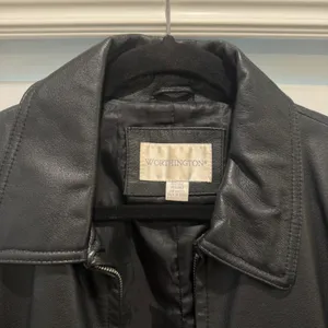 Worthington Leather Jacket Womens Medium Black Zip Up Collared Moto‎ Bikercore thumbnail 4