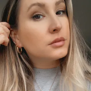 Gold Hoop Round 23mm Earrings thumbnail 2