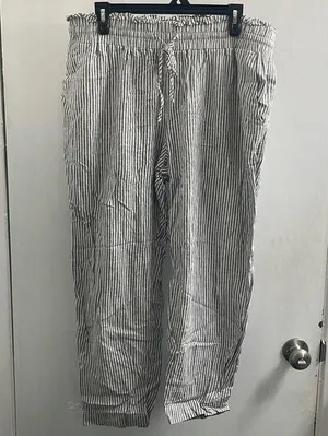 A new day cropped pants, size XL inseam 26” thumbnail 1