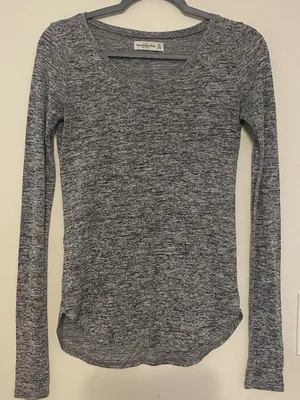 Women's Abercrombie‎ & Fitch Gray Heathered Long Sleeve Tee Size XS thumbnail 1