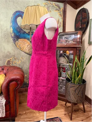 R&K Originals Hot Pink Floral Jacquard Sheath Dress Sz 10 Pleated Neck Cocktail thumbnail 4