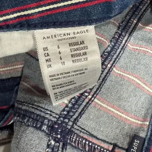 American Eagle High Rise Mini Cutoff Stripes Denim Skirt Women’s 6 thumbnail 3