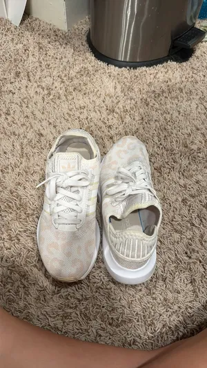Adidas Shoes women’s  thumbnail 3