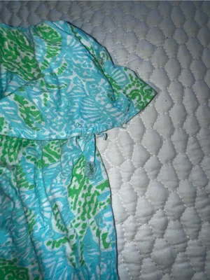 Lilly Pulitzer Off-Shoulder Ruffle Women’s Top Aqua & Green Crab Print Pattern thumbnail 4
