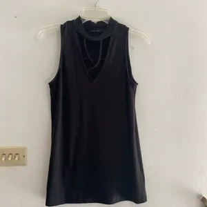 Doe & Rae Ribbed Cutout Mock Neck Sleeveless Top Small Black thumbnail 9