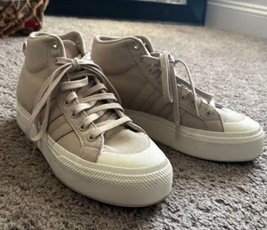 Adidas Sneaker thumbnail 1