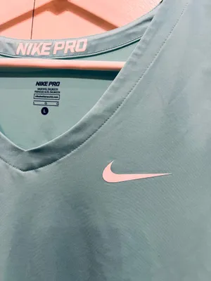 Nike Athletic Top Women’s thumbnail 4