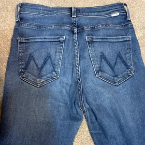 Mother Medium Wash Insider Crop Step Fray Jeans Size 26 thumbnail 7