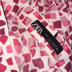 NWT ZARA Pleated Chiffon Fabric Bloggers Fave All Over Pattern Midi Skirt thumbnail 6