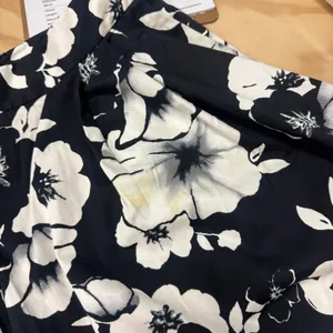 White House Black Market Floral A-Line Skirt Black White Pleated Pockets Size 4 thumbnail 9