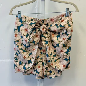 By Anthropologie Geordie Floral Front Tie Paperbag Bermuda Summer Boho Shorts XS thumbnail 2