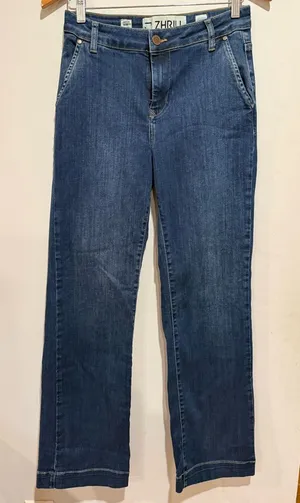 Women's Straight Leg Jeans in Dark Blue thumbnail 1