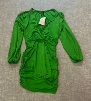 SHEIN Green Bodycon Dress with Bishop Sleeves and V-Neck thumbnail 1