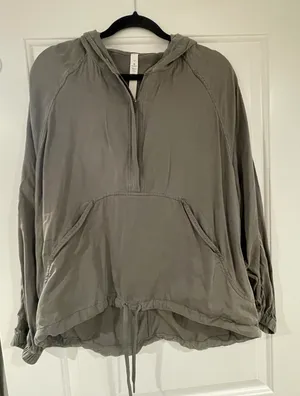 Lululemon City Stroll Green Cropped Zip Pullover Hoodie Size 12 thumbnail 1