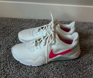 Nike Tennis Shoes Women’s thumbnail 1