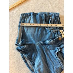 Wrangler Retro Denim Shorts Womens 28 Medium Wash Stretch Jean Shorts 112344615 thumbnail 2