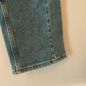 Abercrombie & Fitch The 90s Straight Ultra High Rise Jeans Women's size 30 / 10 thumbnail 4