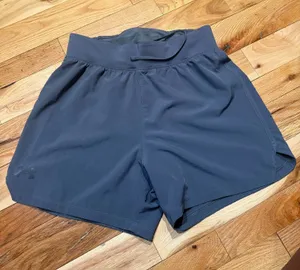 Comfortable blue shorts Size M thumbnail 1