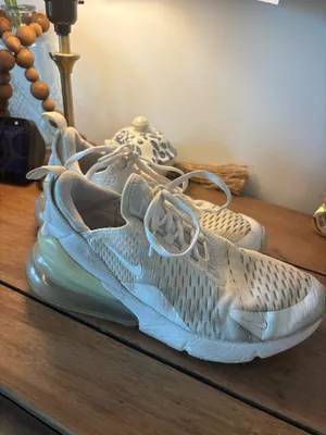 Nike Air Max 270 thumbnail 3