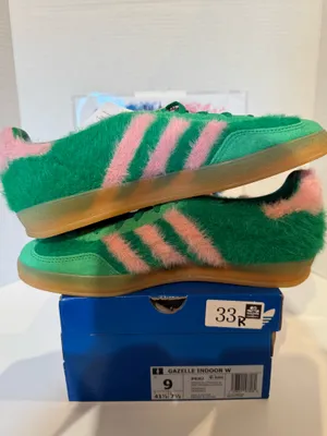 Women’s Adidas Gazelle Indoor Fuzzies, size 9W thumbnail 2