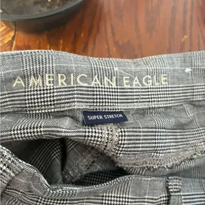 American Eagle Hi Rise Mini Skirt Size 12 Glen Plaid Grey thumbnail 2