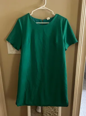 Green Dress Size M thumbnail 1
