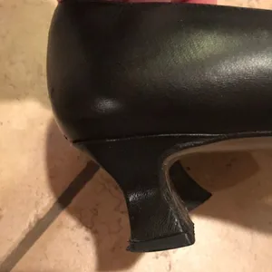 ✨Stuart Weitzman black bow low heeled pumps thumbnail 5