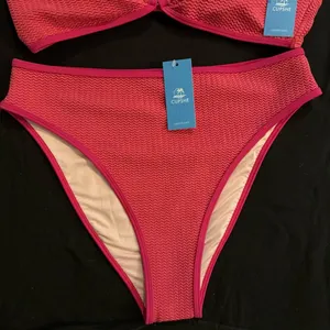 NWT Cupshe Pink Wave U-Ring Bikini Top & High-Rise Bottoms Set thumbnail 4