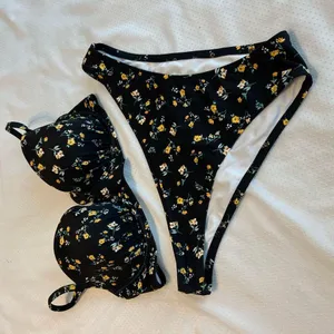 Shade & Shore Yellowish gold Floral Black 2 Piece Bikini 36C Large Bottoms thumbnail 3